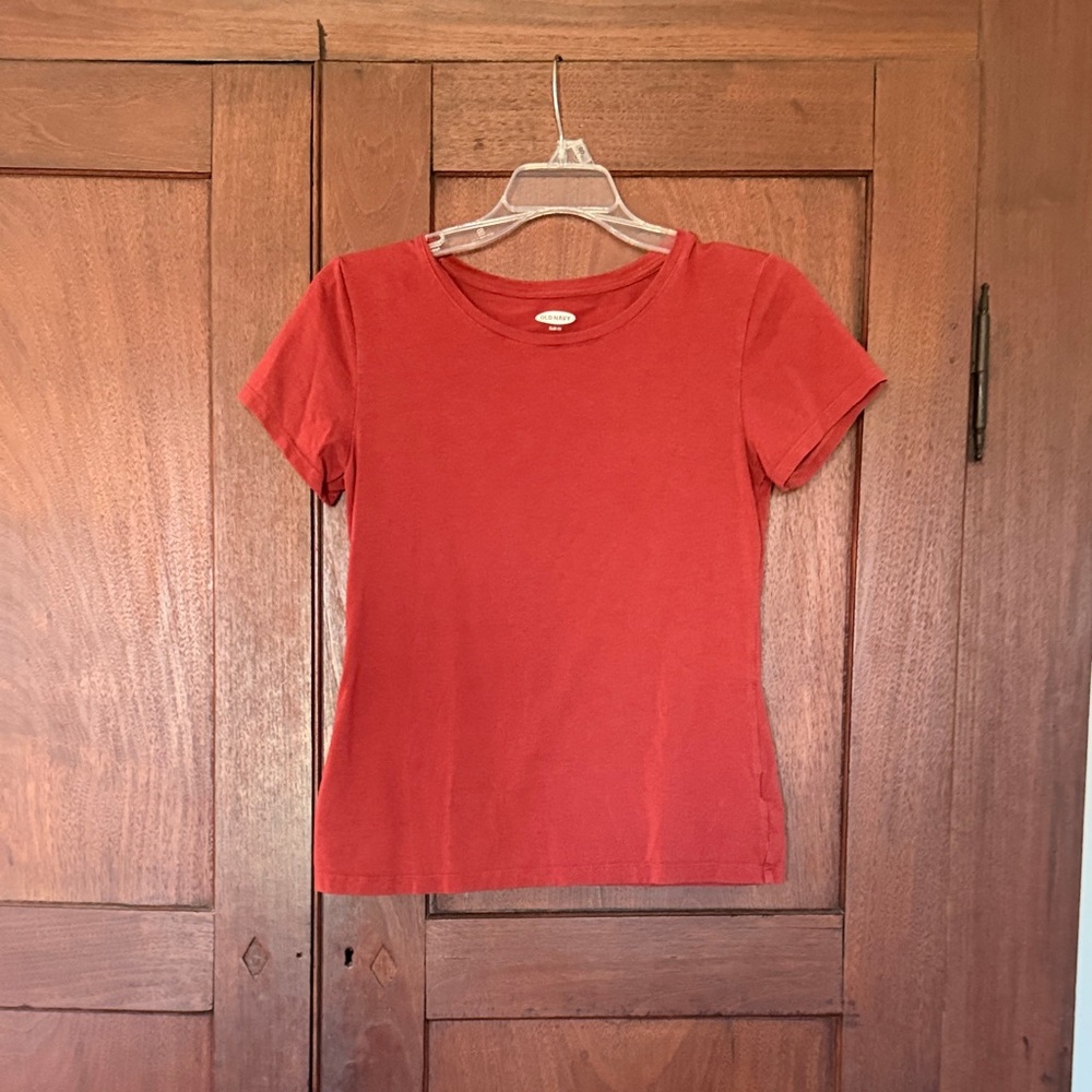 Old Navy Slim Fit Tee T Shirt Size M